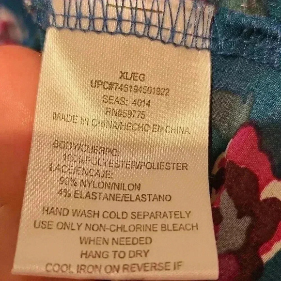 Dream Out Loud Lace Top - Picture 9 of 9